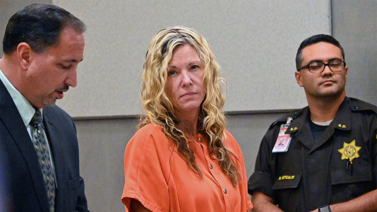 Lori Vallow looking at the camera in court