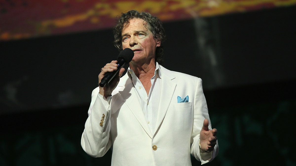 HOLLYWOOD, CA - MAY 14: Recording Artist B. J. Thomas performs onstage during the SeriousFun Children's Network 2015 Los Angeles Gala: An Evening Of SeriousFun celebrating the legacy of Paul Newman on May 14, 2015 in Hollywood, California. (Photo by Mike Windle/Getty Images for SeriousFun Children's Network)