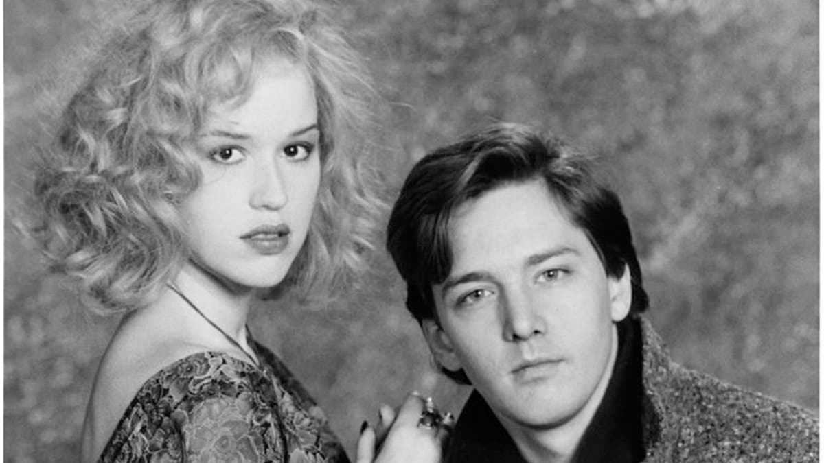 Andrew McCarthy said he's still friends with Molly Ringwald.