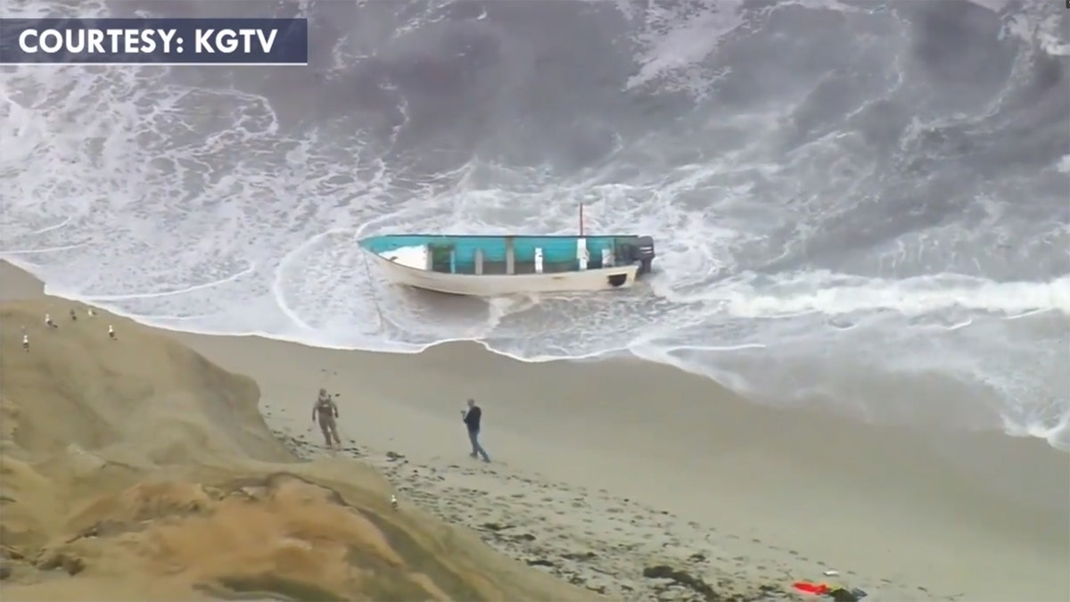 San Diego Migrant Boat Wipeout Beach