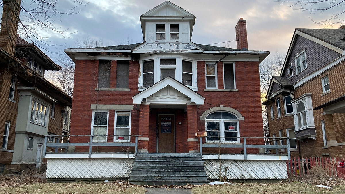 3b3ea08b-Detroit Home Rehab