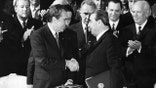 Us president richard m, nixon shaking hands with the general secretary of the cpsu central committee, leonid brezhnev after signing the strategic arms limitation treaty (salt 1) at the kremlin on may 26, 1972, moscow, ussr. (Photo by: Sovfoto/Universal Images Group via Getty Images)