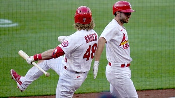 DeJong, Goldschmidt lead Cards over Mets 4-1 in opener