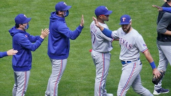 Rangers rally for 4-3 win in 10th vs extra-struggling Twins