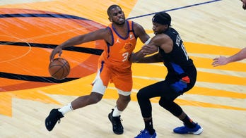 Suns stay in hunt for NBA's top record, beat Knicks 128-105