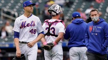 Mets' Jacob deGrom plays catch, studies mechanics amid side issue