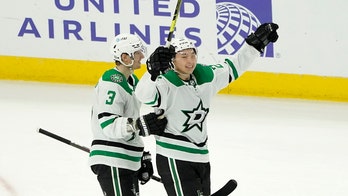 Robertson lifts Stars to 5-4 overtime win against Blackhawks
