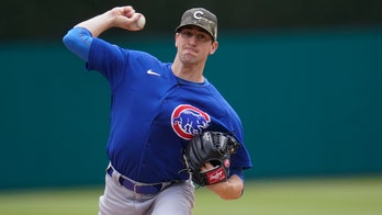 Hendricks takes shutout into 9th, Cubs beat Tigers 5-1