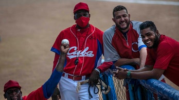 US grants Cuban baseball players visas days before tourney