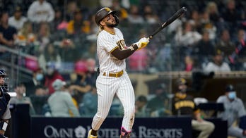 Tatis hits 50th career homer, Padres rout Mariners 16-1