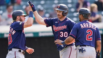Garlick's 3-run homer in 10th lifts Twins past Indians
