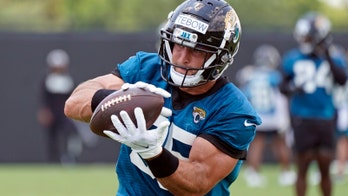 Tim Tebow 'has improved' since making TE debut with Jaguars