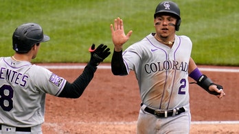 Blackmon 3 extra-base hits, Rockies end skid, beat Pirates