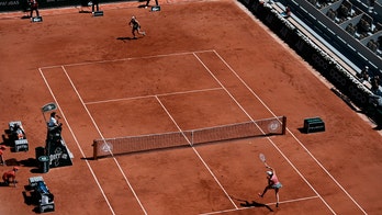 King vs queen: Defending French champs practice together