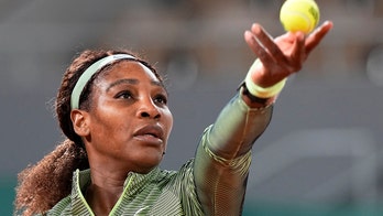 Serena Williams wins in 1st night session at French Open