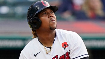 Ramírez homers as Indians beat White Sox 3-1 for DH split