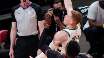 Bucks lose DiVincenzo for season with ankle injury
