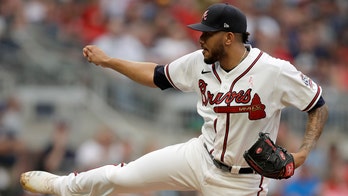 Braves' Huascar Ynoa to miss significant time after breaking hand punching dugout bench