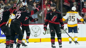 Staal, Niederreiter lift Hurricanes past Predators 5-2