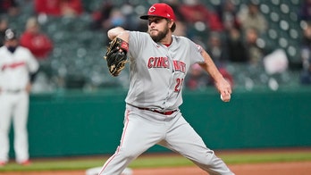 Reds' Miley pitches season's 4th no-hitter against Indians