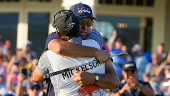 Phil Mickelson's sister Tina shares heartwarming text with mom as 'Lefty' went for PGA Championship