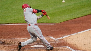 Naquin, Barnhart lead Reds to 14-1 rout of Pirates