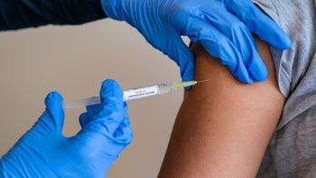 Former CDC director says you can freely enjoy holidays if you're vaccinated