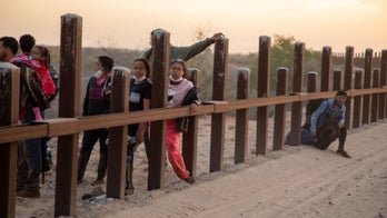 Arizona Border Patrol agents nab more than 1,600 migrants over the weekend