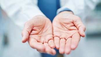 Easy ‘thumb test’ may identify fatal heart condition, researchers suggest