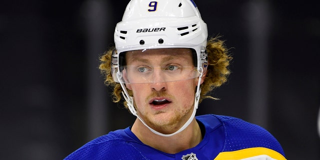 ファイル - バッファローセイバーズのジャックアイケルは、フィラデルフィアのフィラデルフィアフライヤーズとのNHLホッケーの試合中に表示されます, 今週の火曜日に, 1月. 19, 2021, ファイル写真.