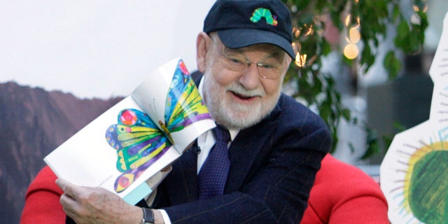 Author Eric Carle reads his classic children's book "The Very Hungry Caterpillar" on the NBC "Today" television program in New York on Oct. 8, 2009, as part of Jumpstart's 4th annual National Read for the Record Day. The beloved children’s author and illustrator whose classic works gave millions of kids some of their earliest and most cherished literary memories, 已经死了. Eric Carle was 91. Through books like "Brown Bear, 棕熊, What Do You See?" "Do You Want to Be My Friend?" and "From Head to Toe," Carle introduced universal themes in simple words and bright colors.
