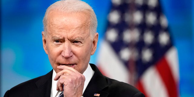 WASHINGTON, DC – 12 MAI: Le président américain Joe Biden prononce une allocution sur la réponse au COVID-19 et le programme de vaccination en cours au Eisenhower Executive Office Building le 12 mai 2021 à Washington, DC.  (Photo de Drew Angerer/Getty Images)