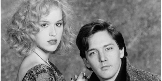 Andrew McCarthy said he's still friends with Molly Ringwald.