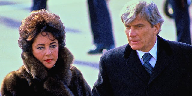 Elizabeth Taylor and John Warner divorced in 1982 and remained friends thereafter.