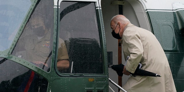 President Biden boards Marine One on the Ellipse near the White House, 금요일, 할 수있다 7, 2021, 워싱턴. (AP 사진 / 패트릭 세만 스키)
