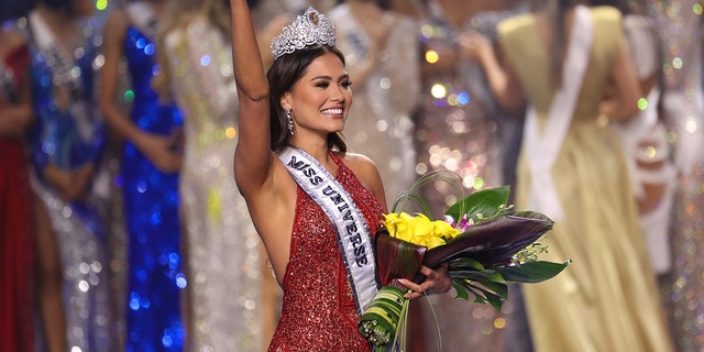 Miss Mexico Andrea Meza is crowned Miss Universe 2021 onstage at the Miss Universe 2021 Pageant at Seminole Hard Rock Hotel and Casino on May 16, 2021 in Hollywood, Florida. 