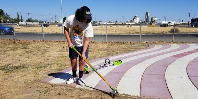 California teen refurbishes American flag in his local park for Eagle ...