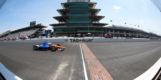 INDIANAPOLIS, IN - MAY 20: NTT Indy Car series driver Scott Dixon (9) drives across the yard of bricks during practice for the 105th running of the Indianapolis 500 on May 19, 2021 at the Indianapolis Motor Speedway in Indianapolis, Indiana. (Photo by Brian Spurlock/Icon Sportswire via Getty Images)