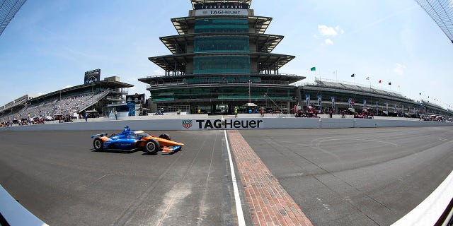 INDIANAPOLIS, IN - MAY 20: NTT Indy Car series driver Scott Dixon (9) drives across the yard of bricks during practice for the 105th running of the Indianapolis 500 on May 19, 2021 at the Indianapolis Motor Speedway in Indianapolis, Indiana. (Photo by Brian Spurlock/Icon Sportswire via Getty Images)