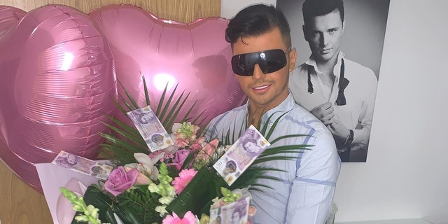 For his 22nd birthday, Featherstone threw a lavish party that had fireworks, a three-tier cake and a bouquet of flowers and cash (pictured). 