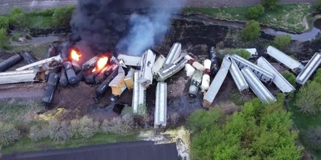 Fiery Train Derailment In Iowa Forces Town To Evacuate Residents - Wild ...