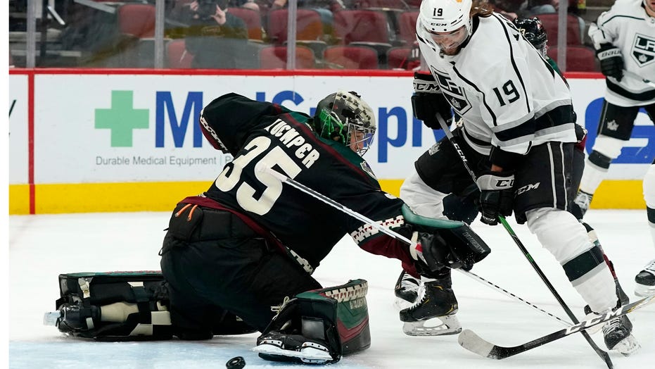 Kopitar reaches 999 career points, Kings beat Coyotes 3-2