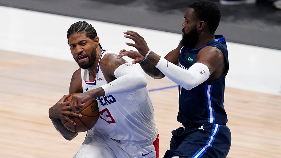 Clippers spoil Mavs’ party, 118-108, to get back in series