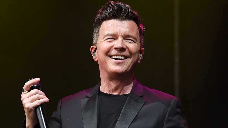 Rick Astley Singing Take Me Out To The Ballgame At Citizens Bank Park ...