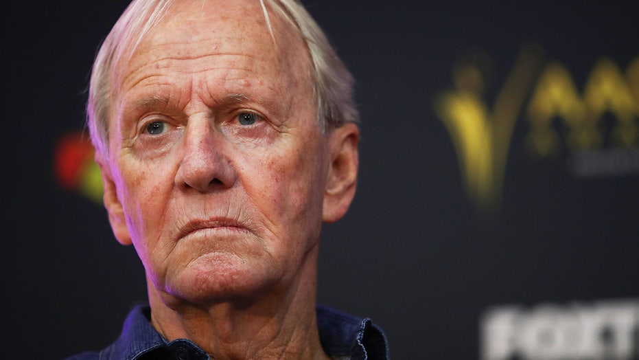 Tvunget se nøgle Crocodile Dundee' star Paul Hogan scorches Venice Beach's homeless in note  posted outside of his home: report | Fox News