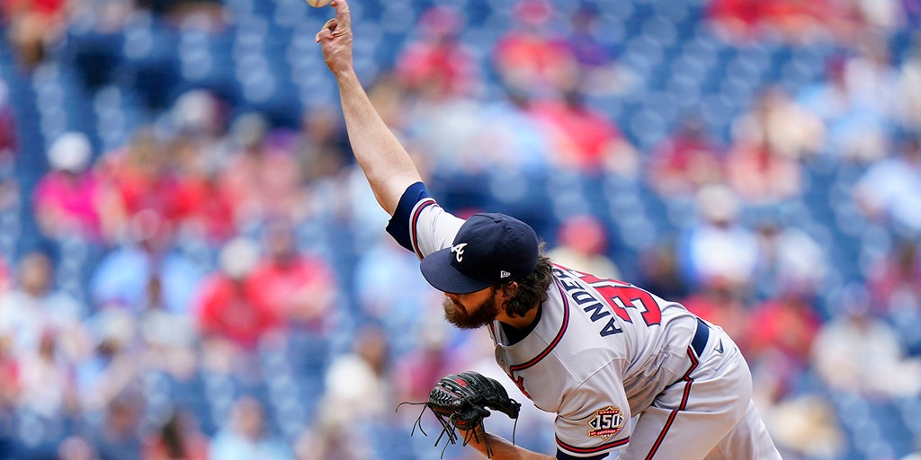 Segura's 2-run single in 10th lifts Phillies over Braves
4-3
