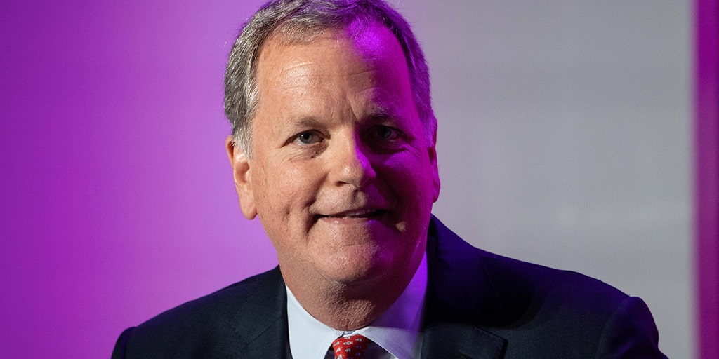 American Airlines CEO attends Southwest flight attendant's wedding a year after they met - Vimarsana News