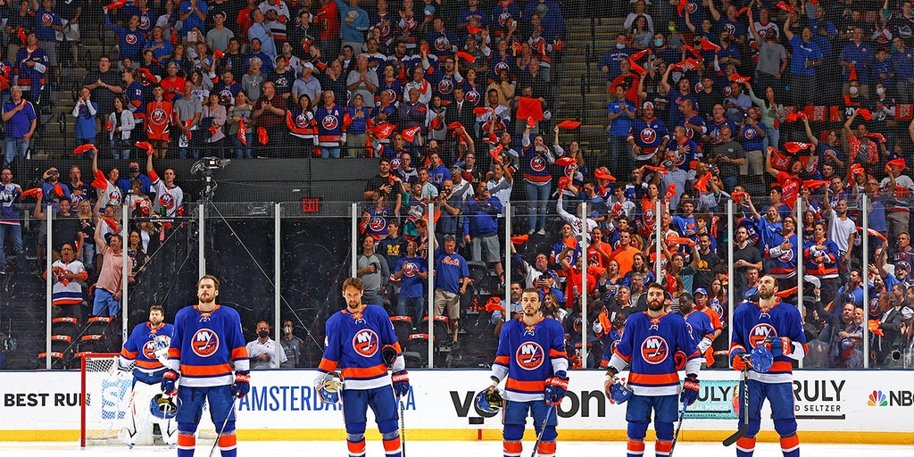 Islanders National Anthem Singer Details Viral Moment Our Country Coming Together As One Fox News