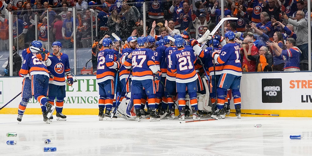 Dear New York Islanders fans (and all sports fans)stop burning