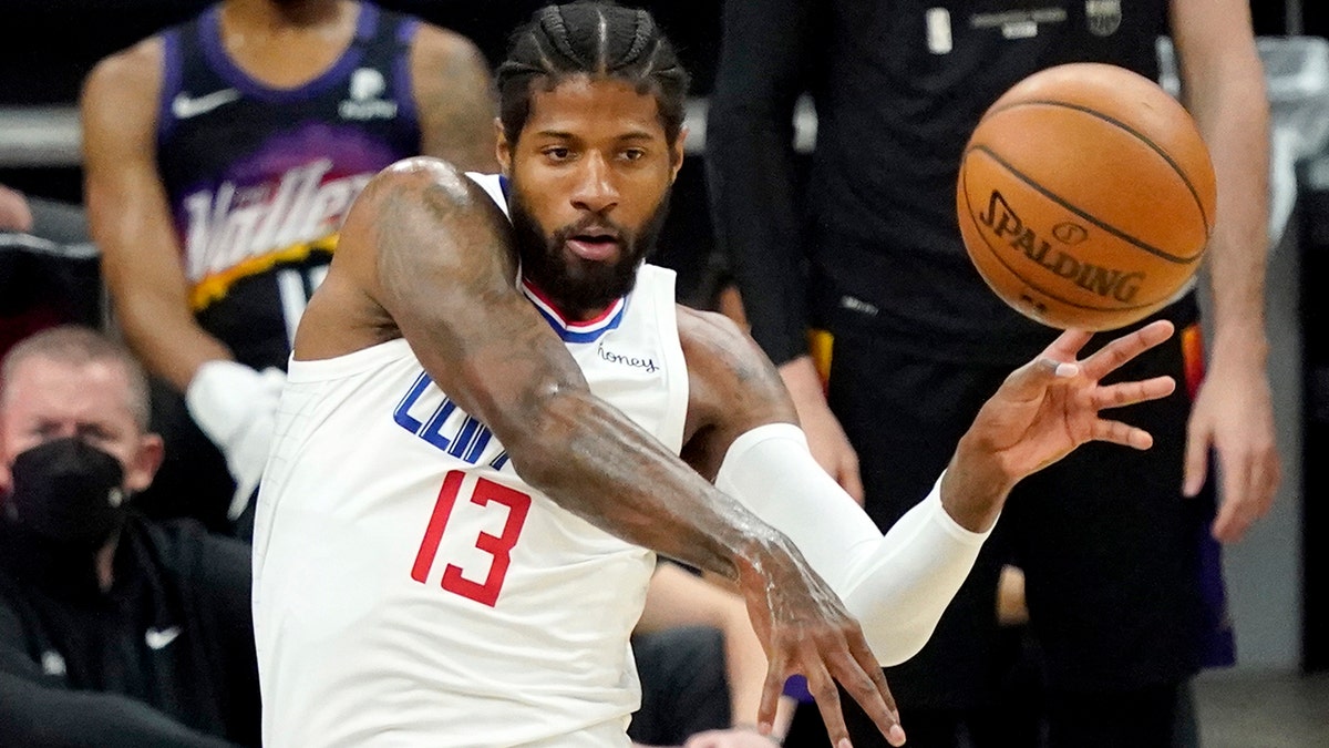 Paul George Keeps Gritty Clippers Alive With 41-Point Performance